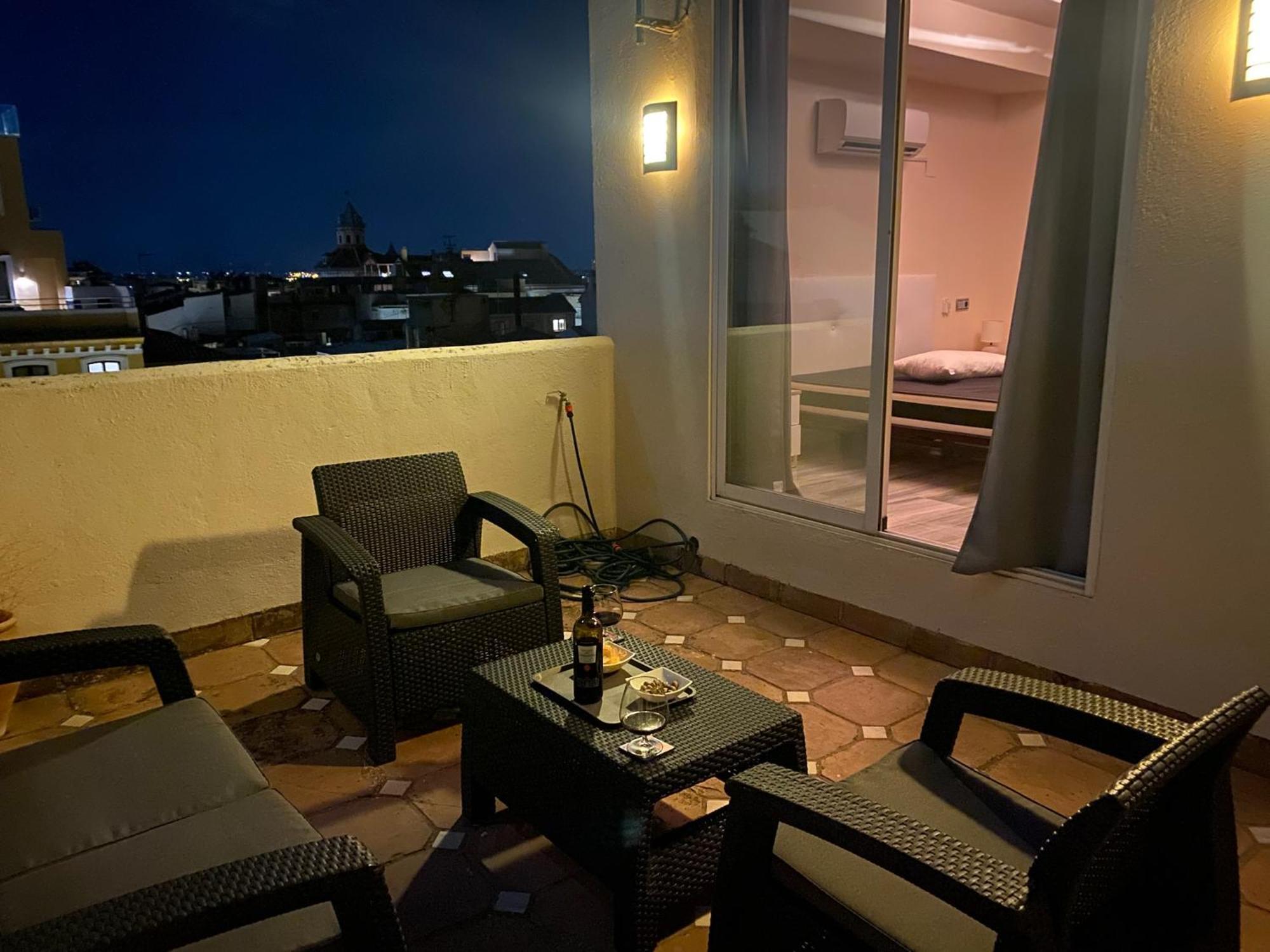 Апартаменты Atico Con Vistas En Granada Centro Экстерьер фото
